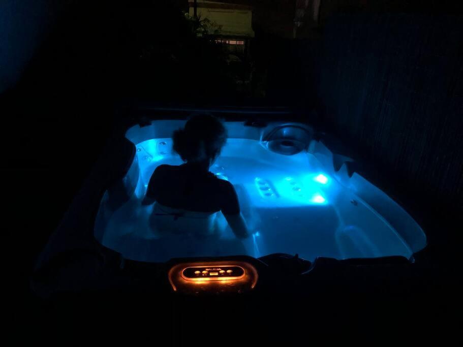Logement Dans Un Lieu Calme Et Verdoyant A Proximite De Tout Avec Jacuzzi!!! Basse-Terre Exterior photo
